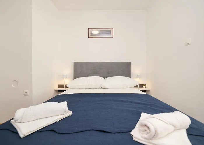 Apartament Melada