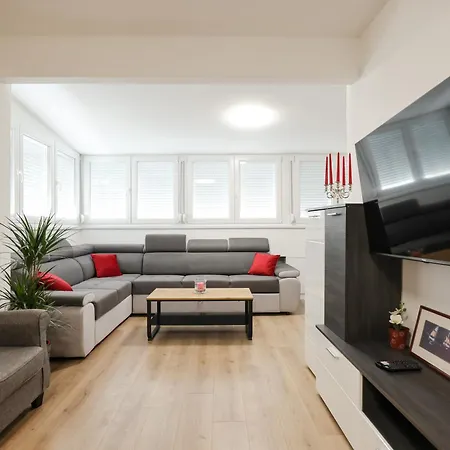 Melada Apartment *