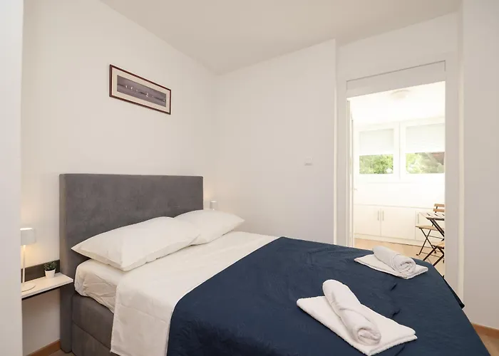 Melada * Ζαντάρ